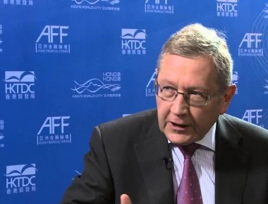 Κ.Ρέγκλινγκ: «Η Ελλάδα βγαίνει από τα μνημόνια τον Αύγουστο και μετά ακολουθεί το... χρέος»